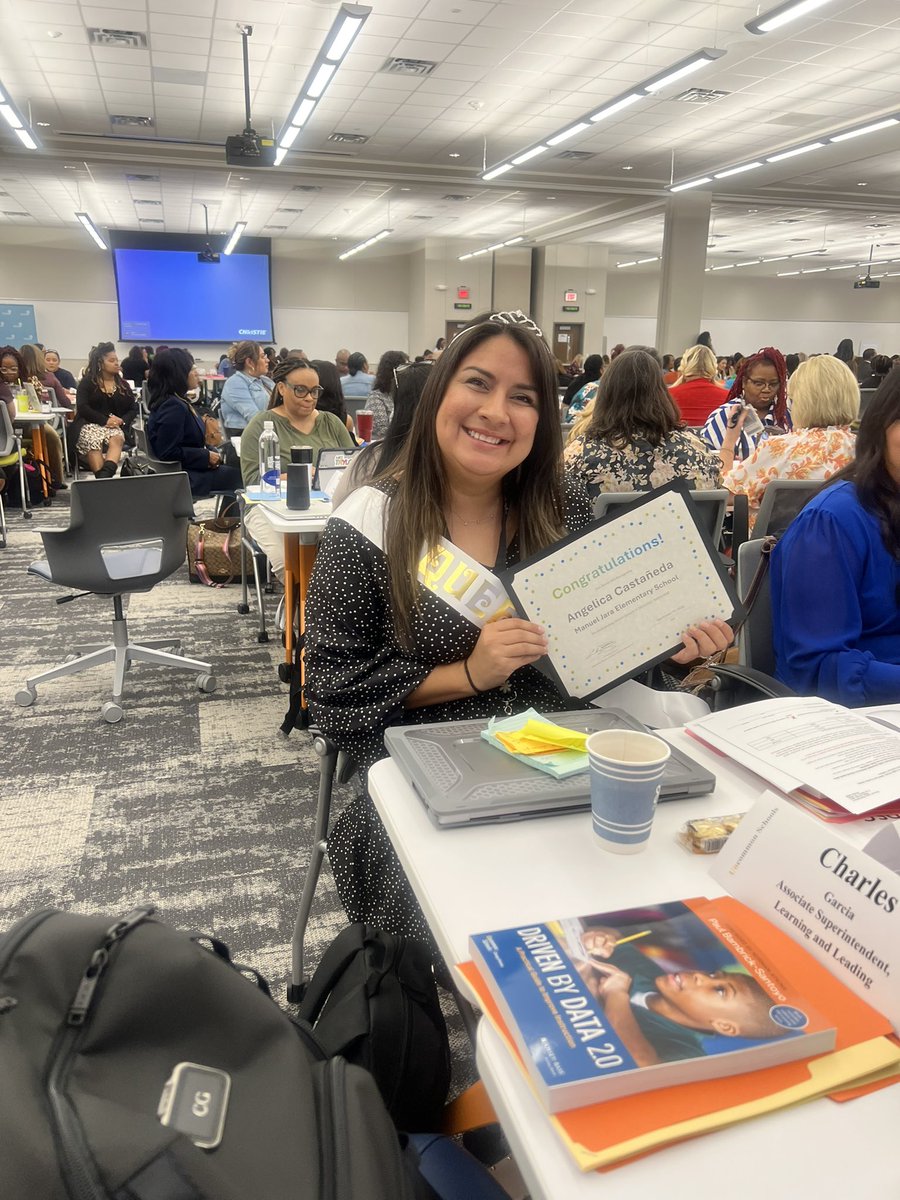 CortezLupe1's tweet photo. Proud of @angelica_c_ntis from @ManuelJaraFWISD and Albert Herrera from @SamRosenFWISD! They were recognized today for the outstanding growth their campuses made last year! #onefortworth #Network2
@amramsey13 @CharlieGarciaFW https://t.co/DkTgIBvn9z