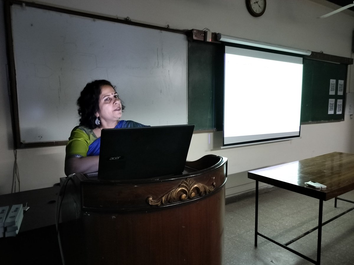 MercianDaniel's tweet photo. Presenting our work to involve communities and participants in research at PGI Chandigarh conference celebrating 50 years of dept. of psychiatry #DJICMH @GeorgeInstIN @YKSandhya @PallabMaulik https://t.co/QzXy9UxUB6