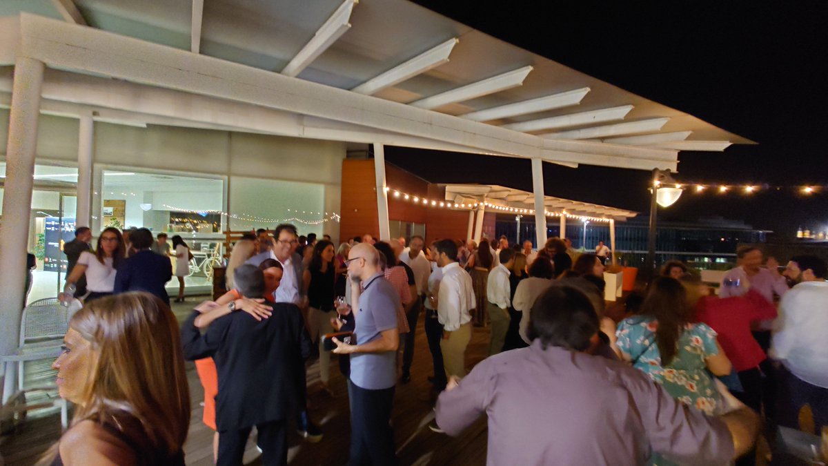 Ayer en el evento de inauguración de la nueva temporada de <a href="/OndaCeroAragon/">Onda Cero Aragón</a> <a href="/camarazaragoza/">Cámara Zaragoza</a> en el <a href="/nuevoacuariozgz/">Acuario de Zaragoza</a> una noche llena de reencuentros y amigos <a href="/somosmashumanos/">Más Humanos ETT | RRHH Aragón</a> <a href="/esiczaragoza/">Esic Zaragoza</a> <a href="/btvbuzones1962/">BTV buzones y cajas</a> <a href="/GrupoPiquer/">¡Somos Piquer!</a> y muchísimos más que no caben aquí!!! <a href="/RedaccionClub/">Redacción ClubCámara</a>