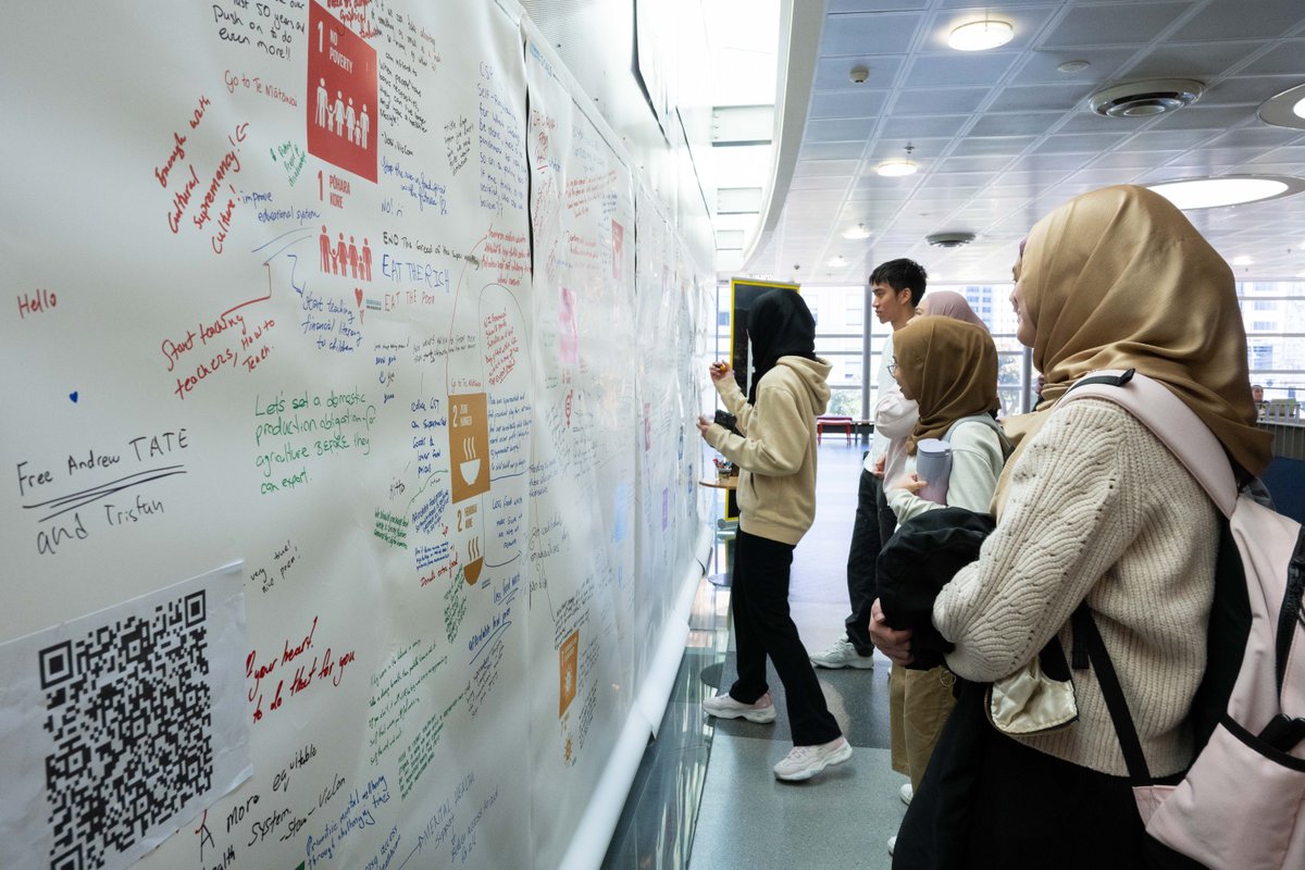 Christian Schott tweet media