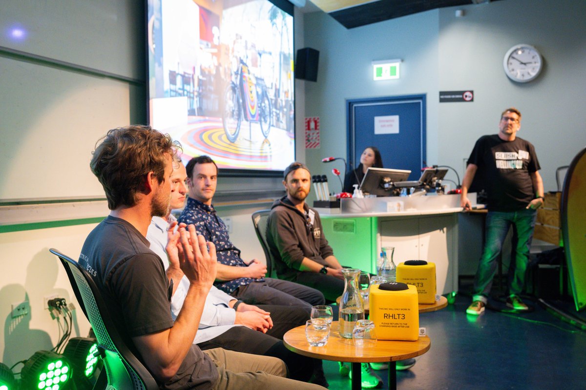 Christian Schott tweet media