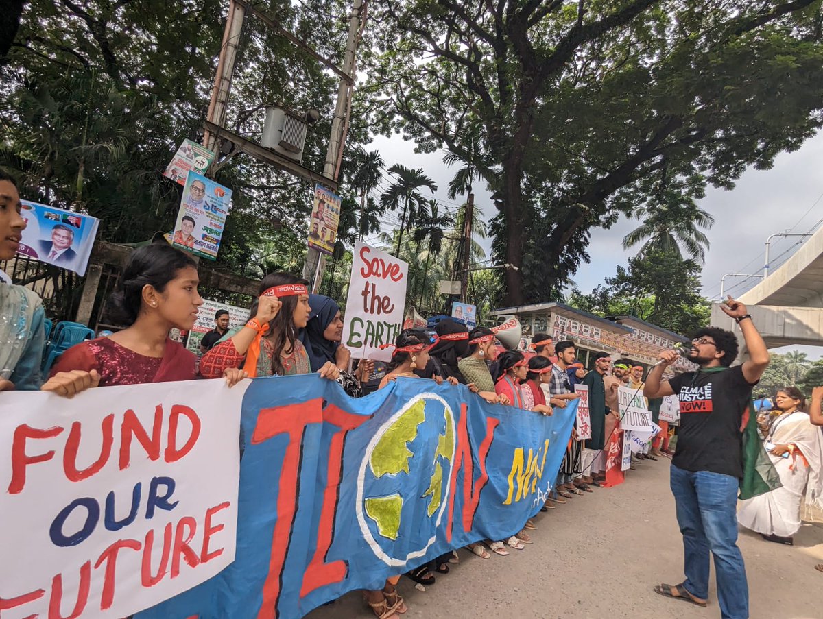 #HappeningNow #YoungPeople of  🇧🇩 occupied streets in Dhaka, Nation Press Club, demanding #EndFossilFuels & #Fundourfuture to achieve #ClimateJustice. #GlobalClimateStrike2023 coming up with a call for #JustTransition @AABangladesh @kabirfarah #GobalPlatformBangla @Fridays4future