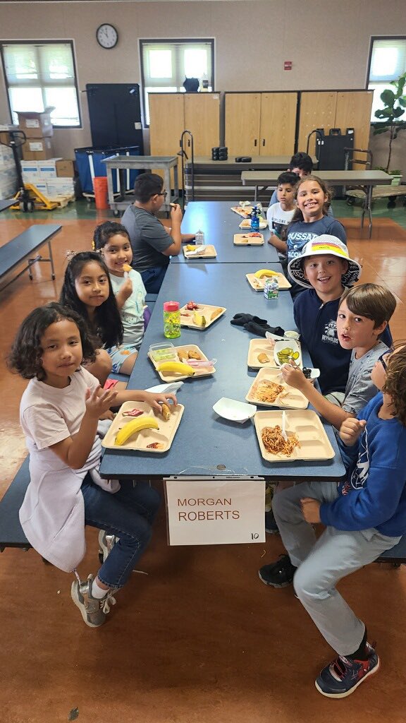 Lunch time at Foussat!@FoussatSchool