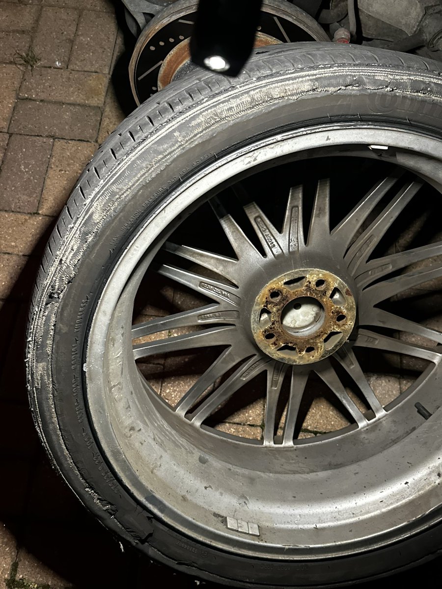 JZNY99's tweet photo. Dont get your car low kids these low lifer don’t show you the behind the scene so I will… https://t.co/h4pGFlg9Td