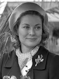 merlinpapin3's tweet photo. .@FredOL69007 .@tbarnaudPour le fun , le TOP5 des tweets les plus vues postés hier
- Insta #JeanDujardin
- Départ #JérômeGodefroy
- Dégage #Eyraud
- Indice #GraceKelly
- RDV #Sondage https://t.co/G8CD6r3Nbs