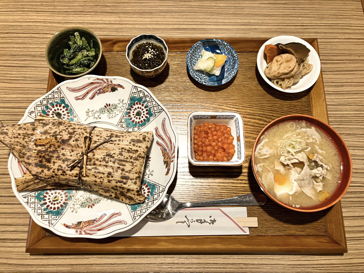 酒肆 番
もち米玄米のはらこ飯

世のハラコファンにお伝えしたい
ｼｯﾄﾘ感ﾈｯﾁﾘ感ﾎｸﾎｸ感ﾌﾟﾁﾌﾟﾁ感
全て兼ね備えた才色兼備なちまきタイプはらこ飯☆具材と飯の一体感が最高っす
個人的に声を大にして言いたい
宮城を訪れる皆さん
牛タンとか別にいいから是非一度はらこ飯食べてみて!!!