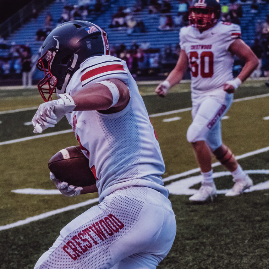 Crestwood football wins 4th straight, off to best program start since 2019 after Thursday's 38-7 win.

Junior RB Nate Blasiole rushed for 291 yards (on only 16 carries!) and scored five TDs. His season totals now stand at 1,090 yards &amp; 19 scores.

Story: portagesports.com/high-school-fo…