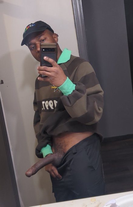 rt if i can send you my selfies 😏 https://t.co/iaqd1nqGas