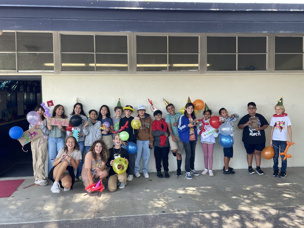 mrssnyder007's tweet photo. A very merry in-birthday to all these wonderful and creative @VIDASHARKS 6th graders who worked through the #designthinkingprocess to create a way to celebrate their partners! They had so much fun #sparkingcreativity and #prototyping! https://t.co/P3Lt91ItMV