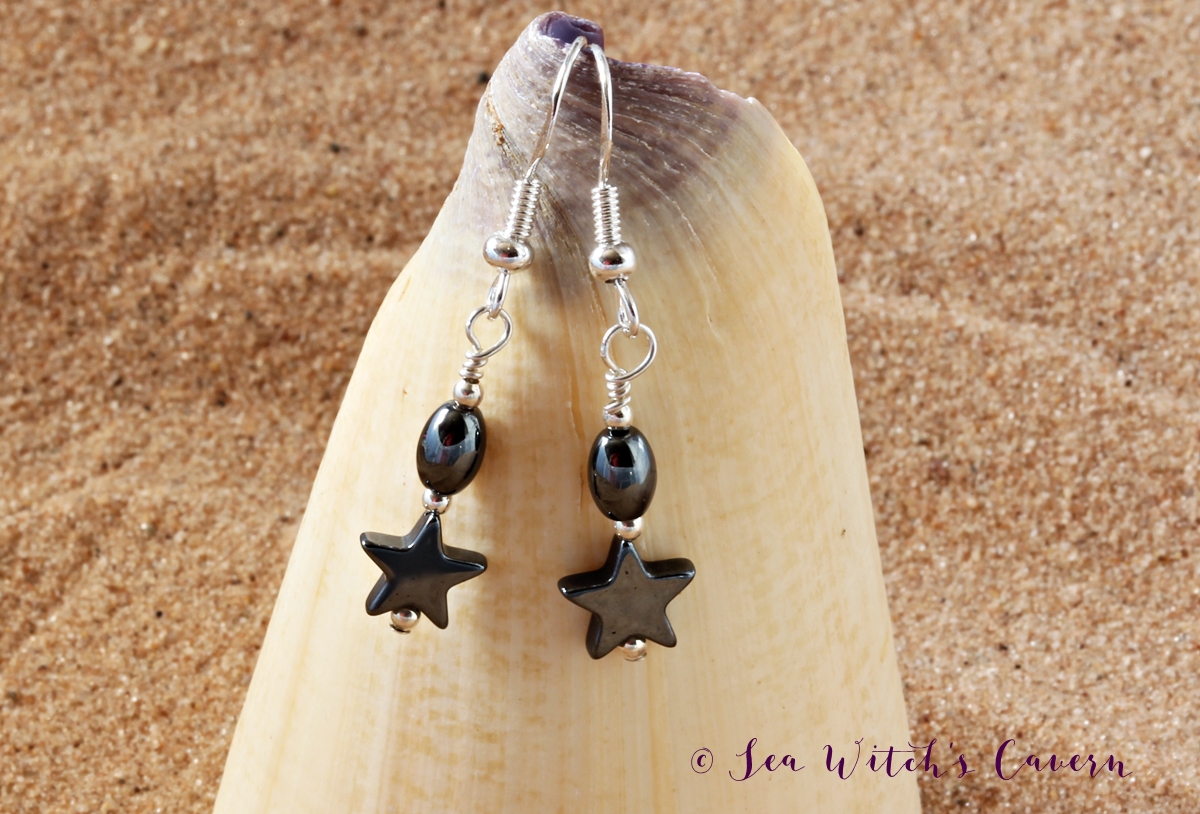 Pretty star earrings handmade with Hematite gemstone beads and sterling silver, perfect for day or evening wear.  etsy.me/2mAypqO #celestialjewellery
#MHHSBD