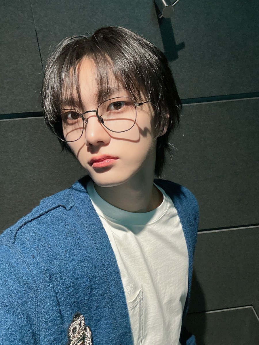 BOYNEXTDOOR_twt's tweet photo. 오늘도 출근 완료 🤓 

#BOYNEXTDOOR #SUNGHO #성호 https://t.co/LlfPFC4vYt