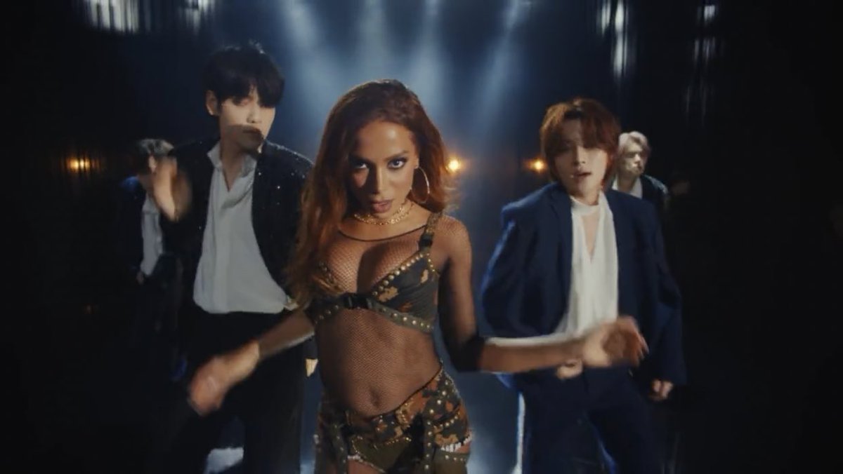 updatecultura's tweet photo. MEU DEUS EU TO CHOCADA COM ESSE HIT #TXTxAnitta https://t.co/1RhySfi58u