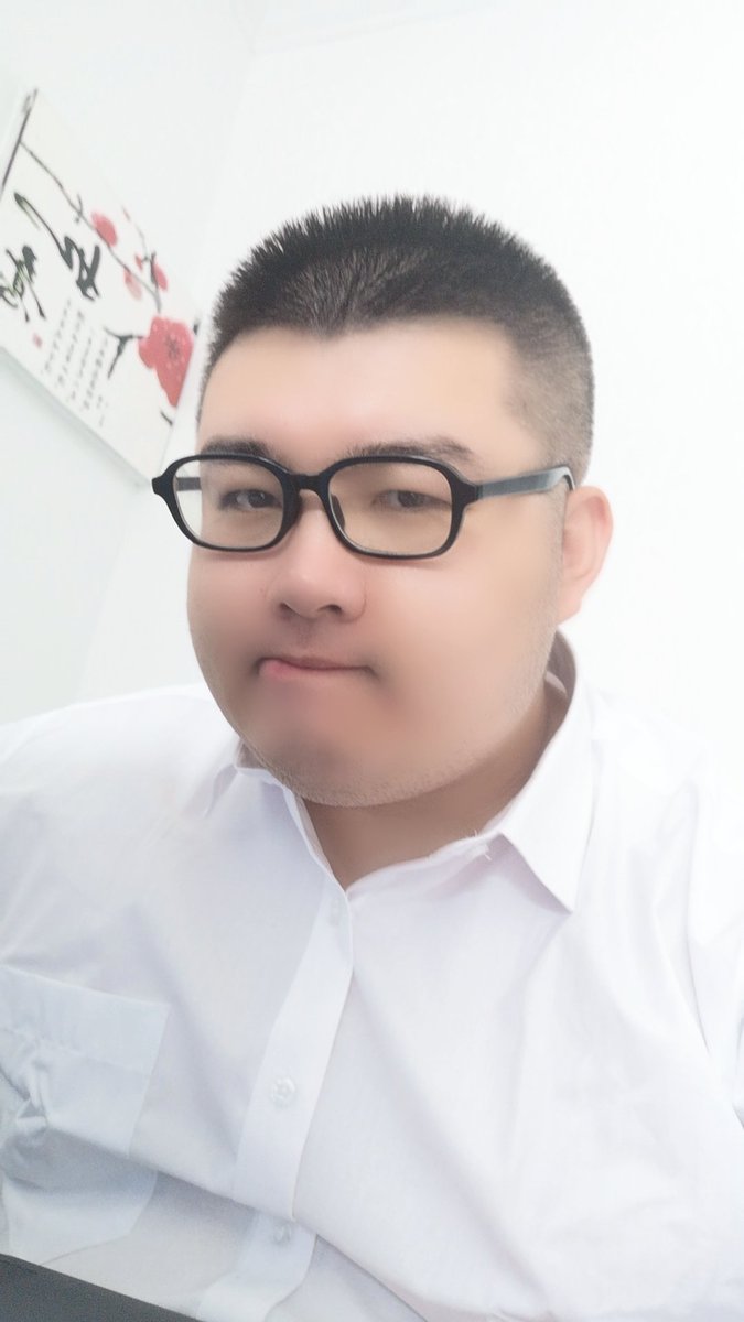 bj_xiaobo's tweet photo. 从天安门走到十里堡；
三环上凌晨4点的雪；
凌晨北翟高架的夜景；
深圳的第一缕阳光。 https://t.co/QlVnbbnxXc