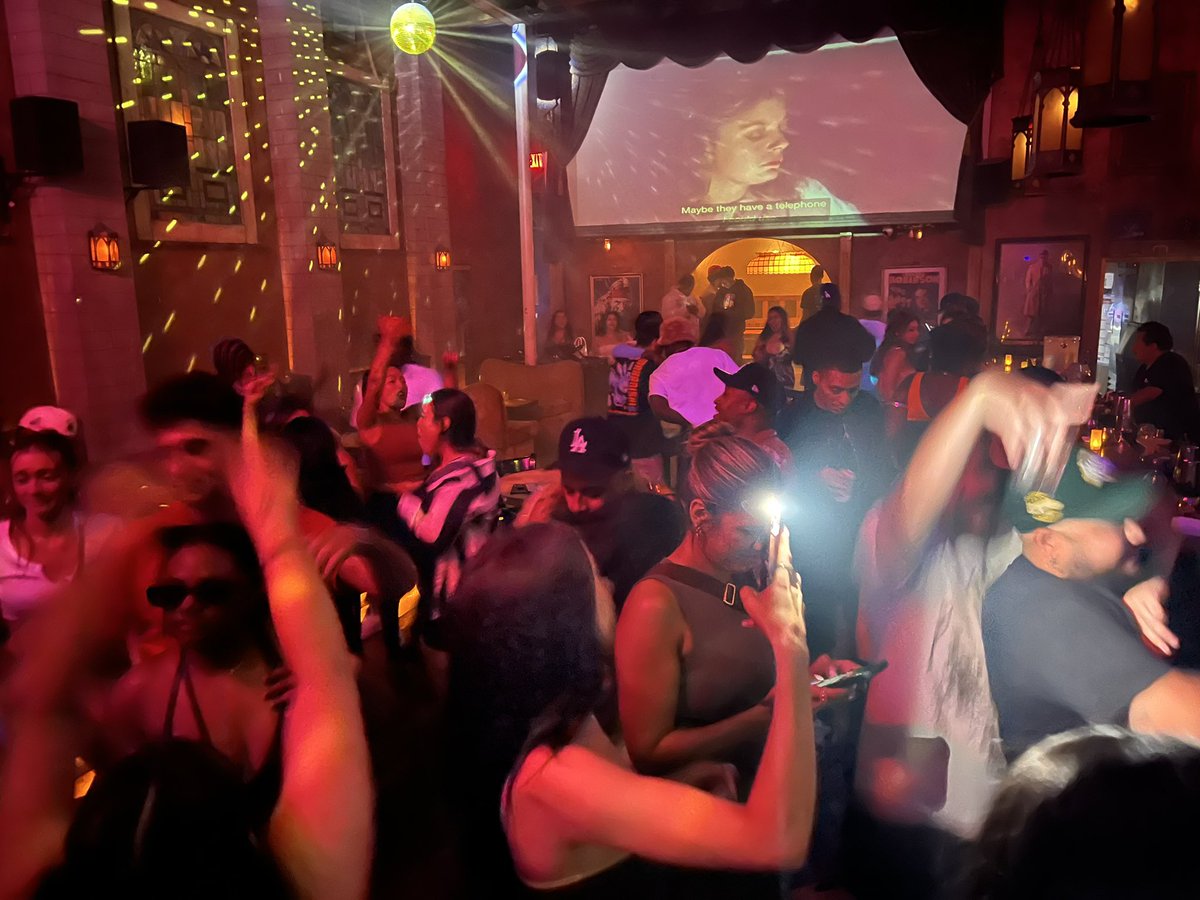 djcoolwhip's tweet photo. The get down for the weekend:
Thurs - @sunsetroomhollywood
Fri- @thephoenixla
Sat- Private
Sun- #santamonica pier pop up ( like last time 😉)
Sun Night - @revelhollywood
@skamartist
#drdj #nightlife #nightclub #lounge #hollywood #skamlife https://t.co/GSe9G5EiRz