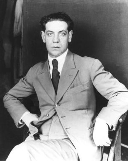 Condemnat el 1939 per "auxili a la rebel·lió armada" Joaquim Folch i Torres va salvar gran part del patrimoni artístic català amb la sortida del romànic de les esglésies del Pirineu i durant la guerra civil. Va néixer a Barcelona el 15 setembre 1886. No té cap carrer a Barcelona