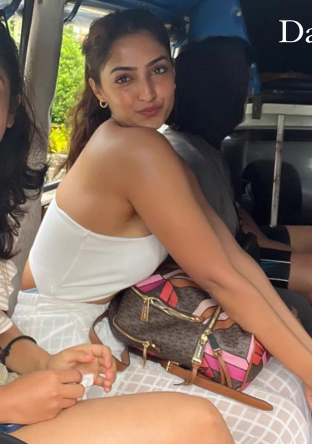 F6CjfoDbsAAi8pF?format=webp&name=900x900