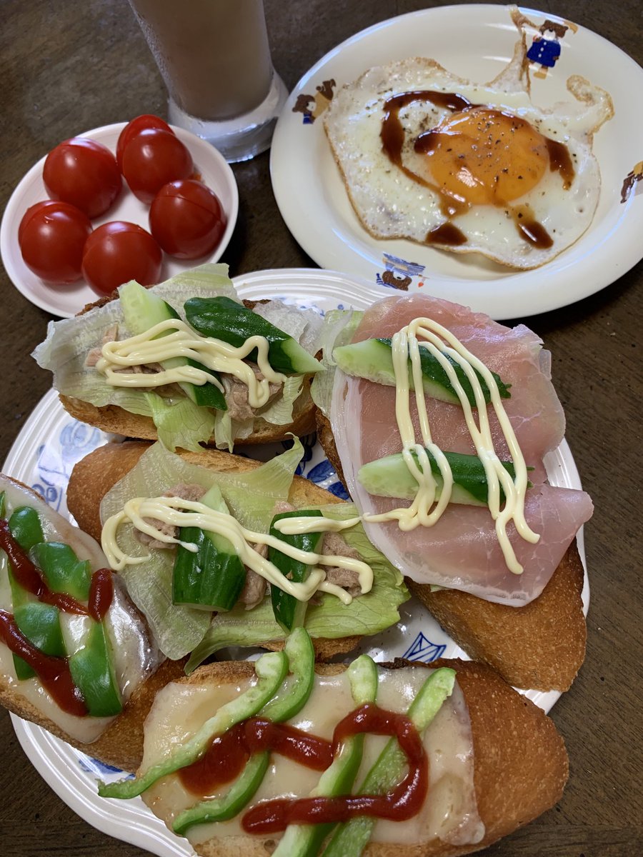 SuzukiDt's tweet image. 休麺！#Lunch ,🥖 #baguette #RawHam &amp;amp; #Tunas #Mayo &amp;amp; #PizzaToast .🥚
#生ハム #ツナ #マヨ &amp;amp; #ピザトースト