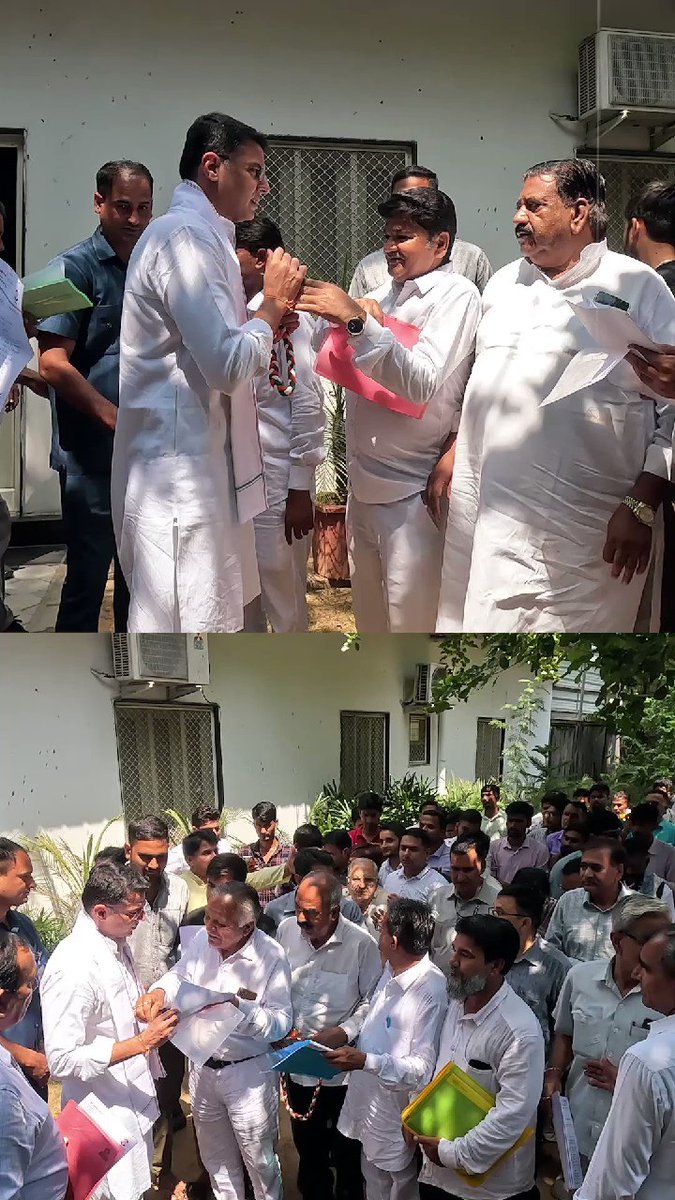 UMESHBISHNOI25's tweet photo. कल #लेवल_2 के बेरोजगारो का संगठन पूर्व उपमुख्यमंत्री @SachinPilot जी मिले,उनकी #क्रमश_नियुक्ति और #4500_पोस्ट जोड़ने की बातों ध्यान से सुना, कहा आपकी माँग वाजिब,अब देखते हैं उनकी माँग पूरी करवाते है या बर्फ मे लगाते है
#L2_4500_पद_वापस_जोड़ो
#नियुक्ति_के_बाद_भी_वेटिंग_निकालो https://t.co/HaNcMmcWnT