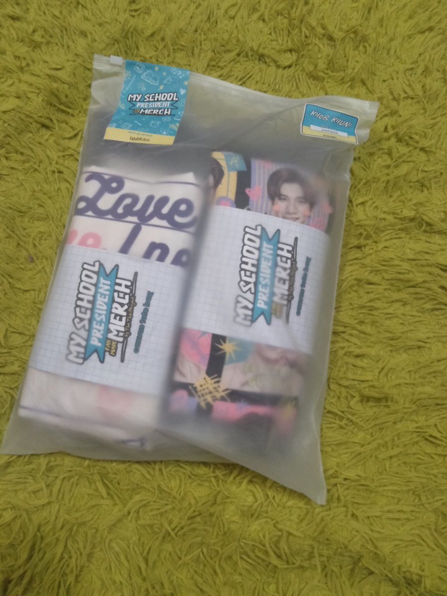 haratakaki's tweet photo. i got themmm package arrived when i was sleeping haha thank youuu @thethaiproject https://t.co/9jjP9BpKTx