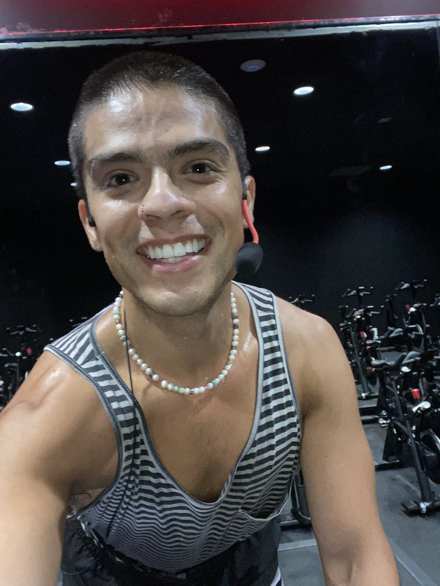 OhYeaAngelo's tweet photo. Manifesting my dream! Spin instructor here I come bitch! https://t.co/gDO2xElob6