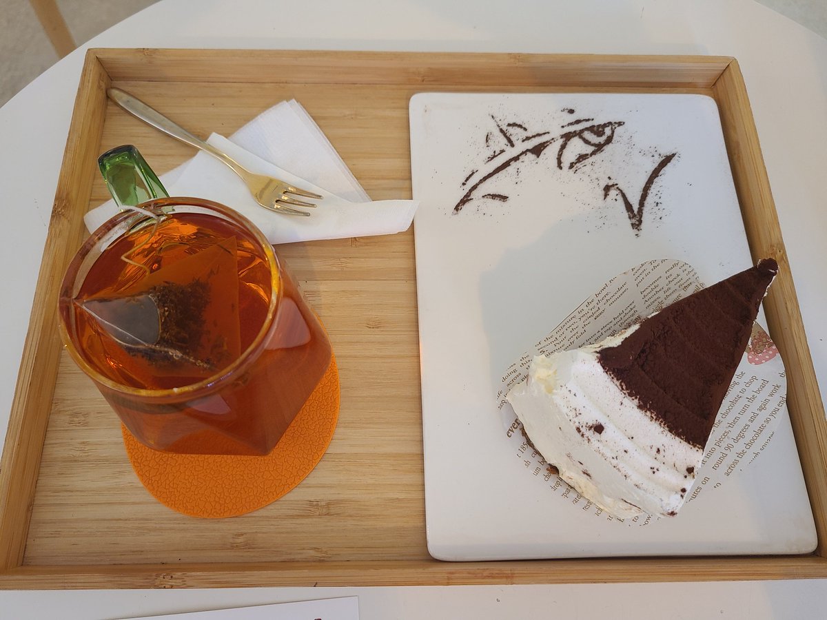 Beere915's tweet photo. 카페 너무너무 예쁘고 정성과 애정이 가득해서 시간 가는 줄 모르고 즐겼네요😚 준비된 이벤트들도 다 재밌었고 뉴비라고 많이 챙겨주셔서 덕분에 이것저것 한가득 받아갑니다>< 비니 생일 너무 축하해요🫶
#In_the_Red_Ruin
#붉은무대_위_영원할_빈센트 https://t.co/UrX6JiZ5MY