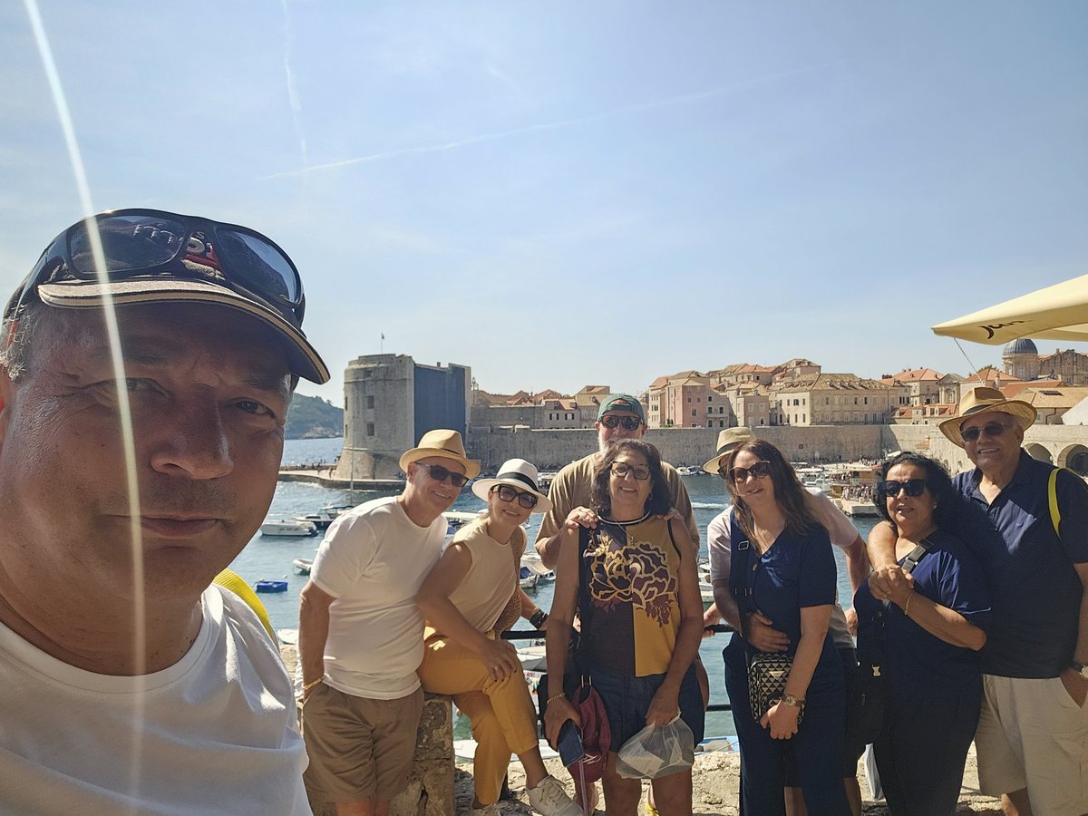 fc9a6b4b16df484's tweet photo. Tour Italy Croatia Italy with Didi Niederkofler Austriaguide with a VAN4EIGHT #dididobrasil #van4eight #austriaguide #privatetours https://t.co/8KaB0vbF18