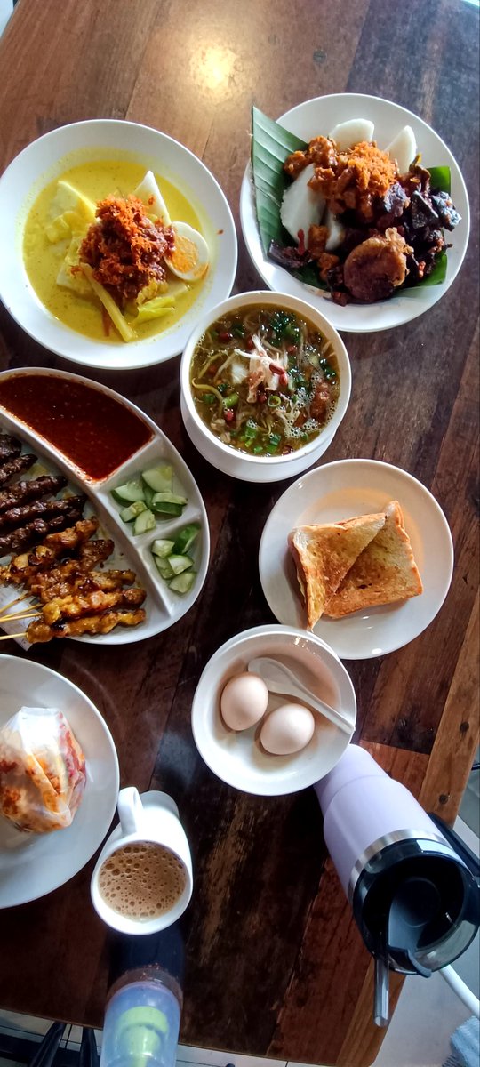 aakisss's tweet photo. Kuat breakfast! #breakfastfortwo https://t.co/YJjowrRtYG