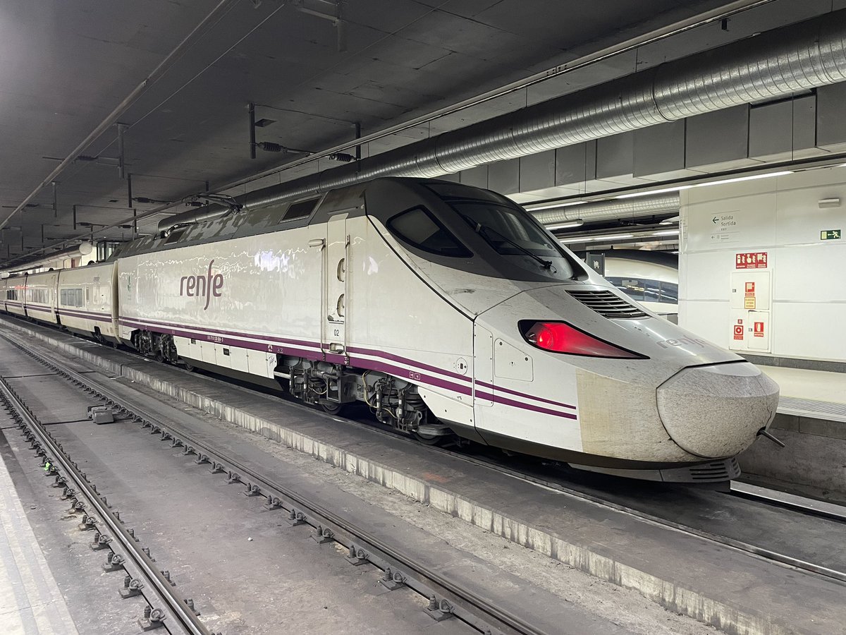 llumat's tweet image. Buenos dias, Bon dia!!! @Renfe