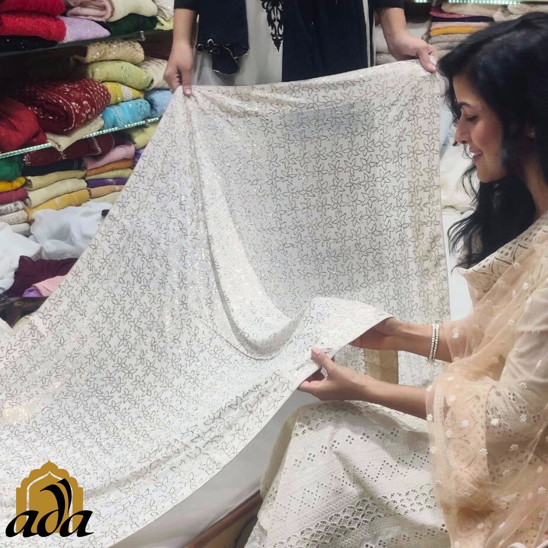 Indian Actress #nimratofficial shopping for Lucknow Chikankari at our flagship store in Hazratganj.
#AdaChikan #Chikankari #HandCrafted #MadeinIndia #IndianSaree #ChikankariSaree #NimratKaur #ChikanSaree #TraditionalSaree #AdaChikankari  #LucknowDiaries #AdaDesignerChikanStudio