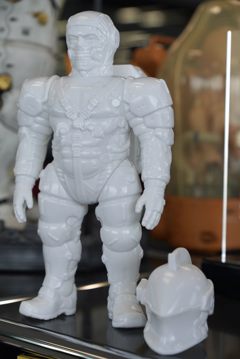 メディコム・トイ製のソフビ「LUDENS（WHITE）」 TGSの目玉商品