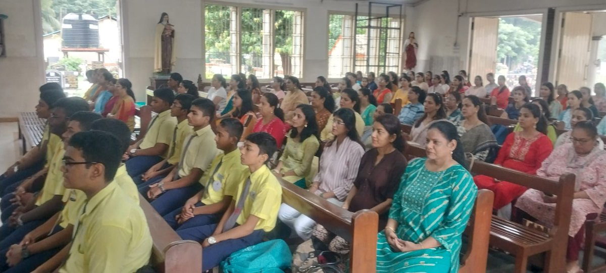 NorbertDsouza19's tweet photo. Celebrating #123years of #HolyCross with gratitude as we look ahead to new milestones. Happy to have Fr Michael Pinto , our ex student and now Principal of St Xavier's High School, to offer mass . https://t.co/UbQM5Udnx2