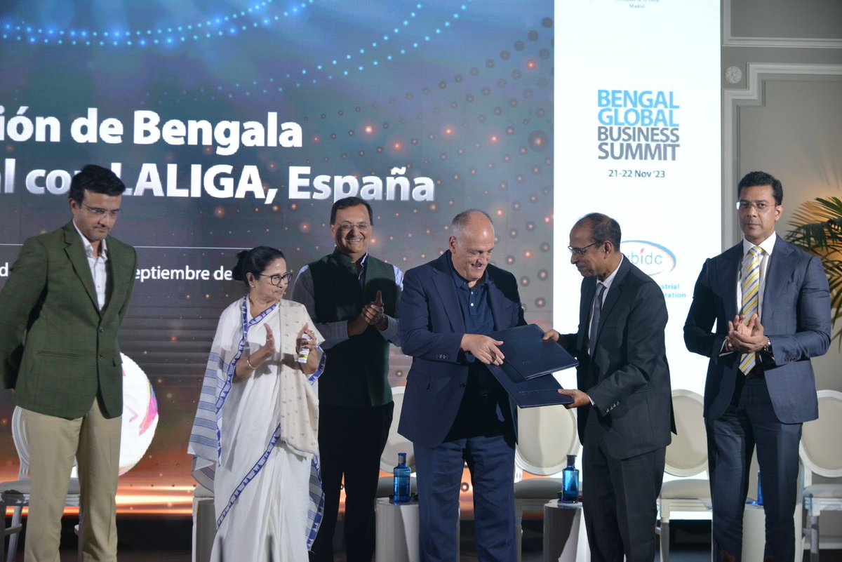 TheBengalCartel's tweet photo. CM @MamataOfficial brings HUGE investments from her First Biz meet in Madrid, Spain!

🔶ZARA is shifting their Manufacturing to WB
- 100 acres offered
- Production to start by Dec '23

🔶La Liga is opening a Football Academy in WB
- MoU signed with La Liga president Javier Tebas https://t.co/ZQg2Znirqm