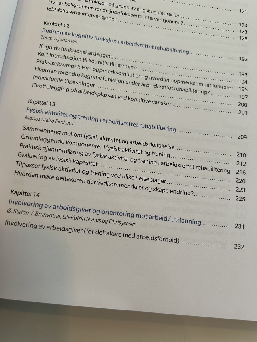 mariusfimland's tweet image. Artig å motta boka Arbeidsrettet rehabilitering - en vei mot deltakelse😀Jeg skrev kapittelet Fysisk aktivitet og trening i arbeidsrettet rehabilitering. Den finnes nå i landets bokhandler🤓 @ntnu #rehabilitering #helse #trening