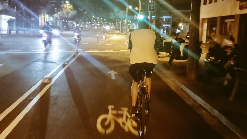 silviacasorran's tweet photo. Benvingut #carrilbici de #AutopistaMaragall. 
Ara cal arribar fins al c. Tajo #Horta!
@BiciMaragall
@EnbicixBCN @bacc_cat
#bicibcn imparable! https://t.co/RJP20S4LM2
