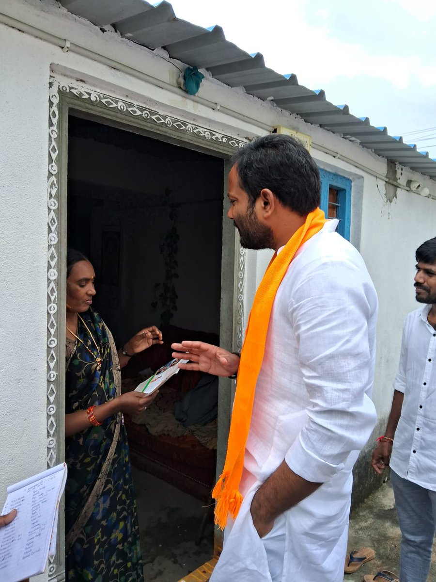 BhukyaDevilal1's tweet photo. పల్లె పల్లెకు బీజేపీ...గడప గడపకు నవీన్ అన్న...
#SNK #SNK4BJP #SurabhiNaveenKumar #BJP4Korutla #BJPKorutla #Korutla #Korutla4BJP #KorutlaBJP #KorutlaAssembly #KorutlaConstituency #KorutlaMunicipality #bjptelangan
@kishanreddybjp @bandisanjay_bjp @Arvindharmapuri @BJP4Koratla https://t.co/vlhOPsjgrX