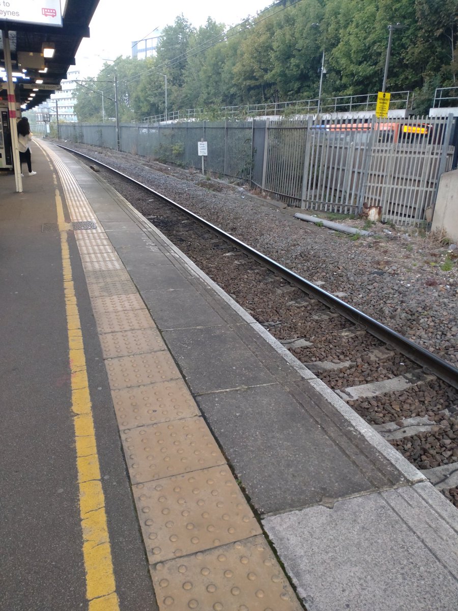 Ready and waiting for the train... it's time for <a href="/brightonseo/">brightonSEO</a> Can't wait for some of the talks today! #SEO