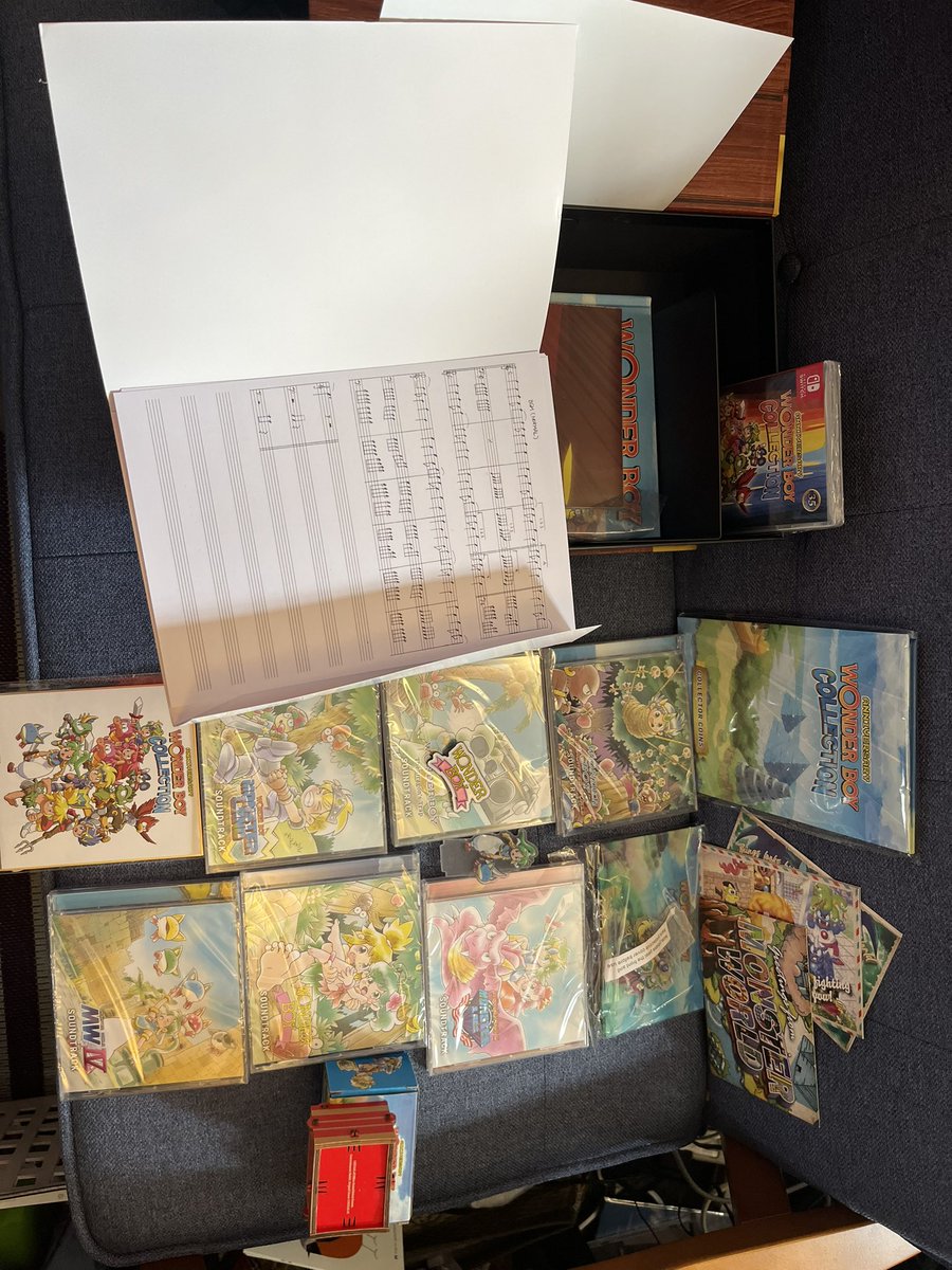 sintan_jp's tweet photo. デカイの届いた！
ワンダーボーイ（西澤さんの）譜面とか初めて見た。
サントラは移植バージョンもアリ。知らないのも沢山ありました。
マスタリング手伝ってます。
#wonderboycollection https://t.co/eaAZjVL6LZ