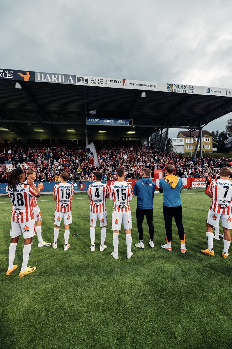 ForzaTromso's tweet photo. Gratulere med dagen, @TromsoIL 🔴⚪️

103 år og aldri har vi sett en bedre utgave av klubben. Eya TIL! https://t.co/5KmNlmsh6U