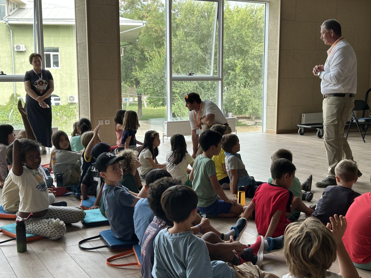 Informative visit from the <a href="/forestservice/">USDA Forest Service</a> who taught #tashschool G2 and 3 students about #conservation and the work they are doing in #Uzbekistan. <a href="/DohaDerek/">Derek Nelson</a> <a href="/noahbeaumont/">Noah Beaumont</a> <a href="/billkralovec/">Bill Kralovec</a> @tamsintate #ForestServiceInternationalPrograms