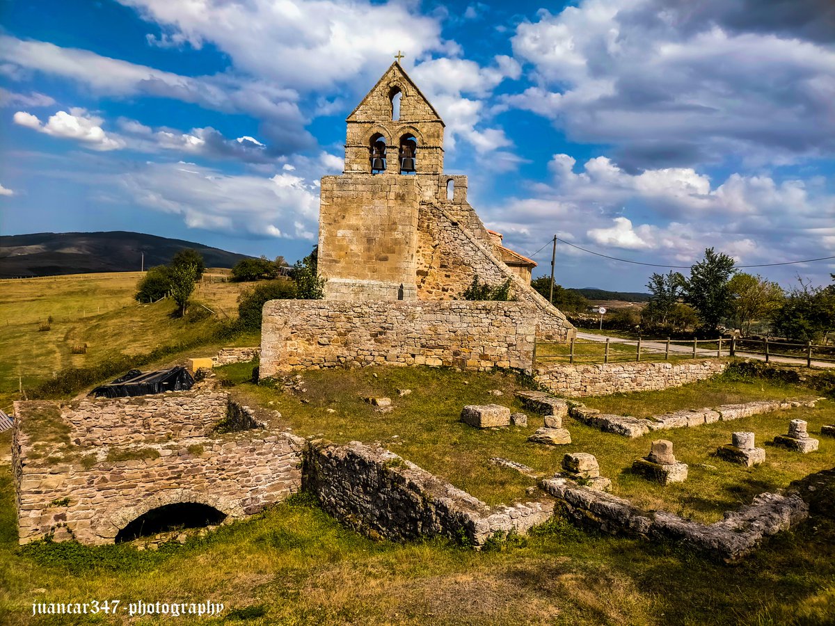 juancar347's tweet photo. Como en el descubrimiento de la Troya homérica, también aquí, en Retortillo, se pueden apreciar, en las capas de su Historia, restos de la ciudad romana de Julióbriga.
#fotografia #viaje #romanico #patrimoniocultural #retortillo #cantabria #españa https://t.co/UB84qqf1Ba