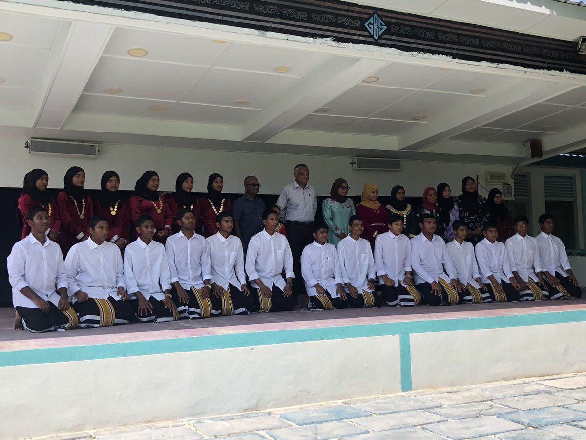MoHEmv's tweet photo. 1445 ވަނަ އަހަރުގެ ޤައުމީ ދުވަހުގެ ރަސްމީ ޖަލްސާ ޝަރަފުވެރި ކޮށްދެއްވުމަށްޓަކައި މިނިސްޓަރ ޑރ. އިބްރާހީމް ޙަސަން މިއަދު ހއ. އުތީމަށް ވަޑައިގަތުމުން އެރަށުން ވަރަށް ހޫނު މަރުޙަބާ އެއް ވިދާޅުވެއްޖެއެވެ. https://t.co/oF0eBke4mA