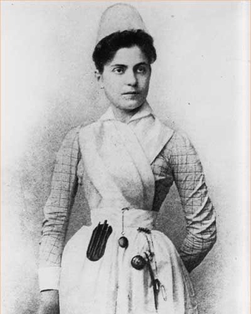 A young Lillian Wald in nurse uniform. Wald became known for contributions to human rights and was the founder of American community nursing. #histmed #histnurse #historyofmedicine #historyofnursing #pastmedicalhistory