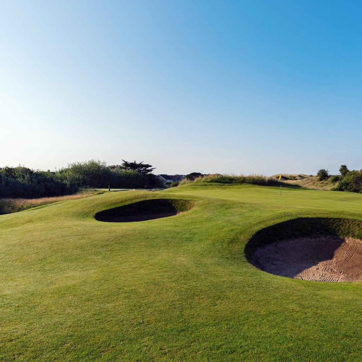 Miss the green left of the par 5 13th at your peril on the Championship Course.

#golfcoursedesign #golfcoursearchitecture #par5 #linksgolf #golfcourseviews #top100golfcourses #burnhamonsea