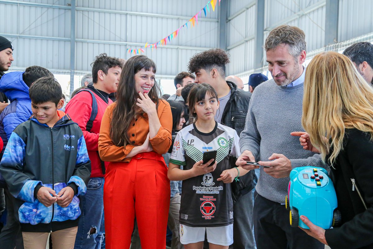 Llegamos a <a href="/MunicipioPilar/">Municipalidad Pilar</a> con 200+ Kits de robotica Educativa #IOT - Hechos en 🇦🇷 <a href="/faniotargentina/">FanIOT Argentina</a>.
Iniciativa enmarcada en el Plan Federal de Capacitaciones en Telecomunicaciones y Conectividad que impulsa <a href="/InnovacionAR/">Secretaría de Innovación, Ciencia y Tecnología</a> y <a href="/micasmalcolm/">Micaela Sánchez Malcolm</a> 💪
Prensa 👉: cutt.ly/8wxHgTtw
