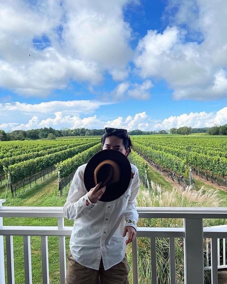 knockknock0408's tweet photo. SUHO ins : 🧑🏻‍🌾🍇🍇🍇🍇🍇
@weareoneEXO https://t.co/8X5YxeI11O