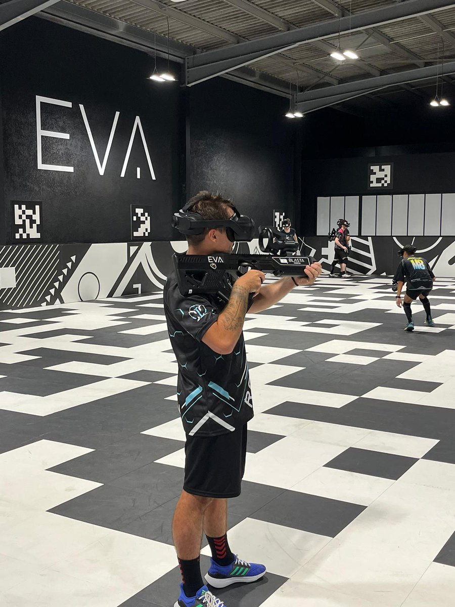 TyzZaP_'s tweet photo. EVA AMIENS 🤙 😁https://t.co/zIu4aEYqUe
.
.
#Esport #VR #EVA #EVA2023 https://t.co/0RzOOzSyLC