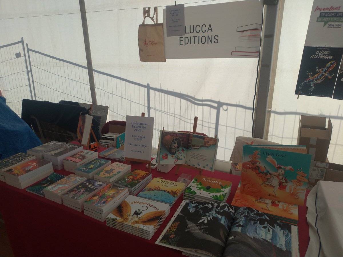LuccaEditions's tweet photo. La #FêteDeLHuma c'est parti ! On vous y attend jusqu'à dimanche pour vous présenter tous nos livres.

Aujourd'hui, c'est opération Braderie : 1 livre acheté, 1 invendu offert !

@FetedelHumanite https://t.co/ZiBVkk9Zmv
