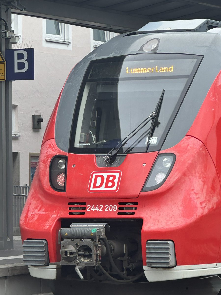 derUnterstrich's tweet photo. Leider die falsche Richtung heute. #db https://t.co/ArffIJatBe