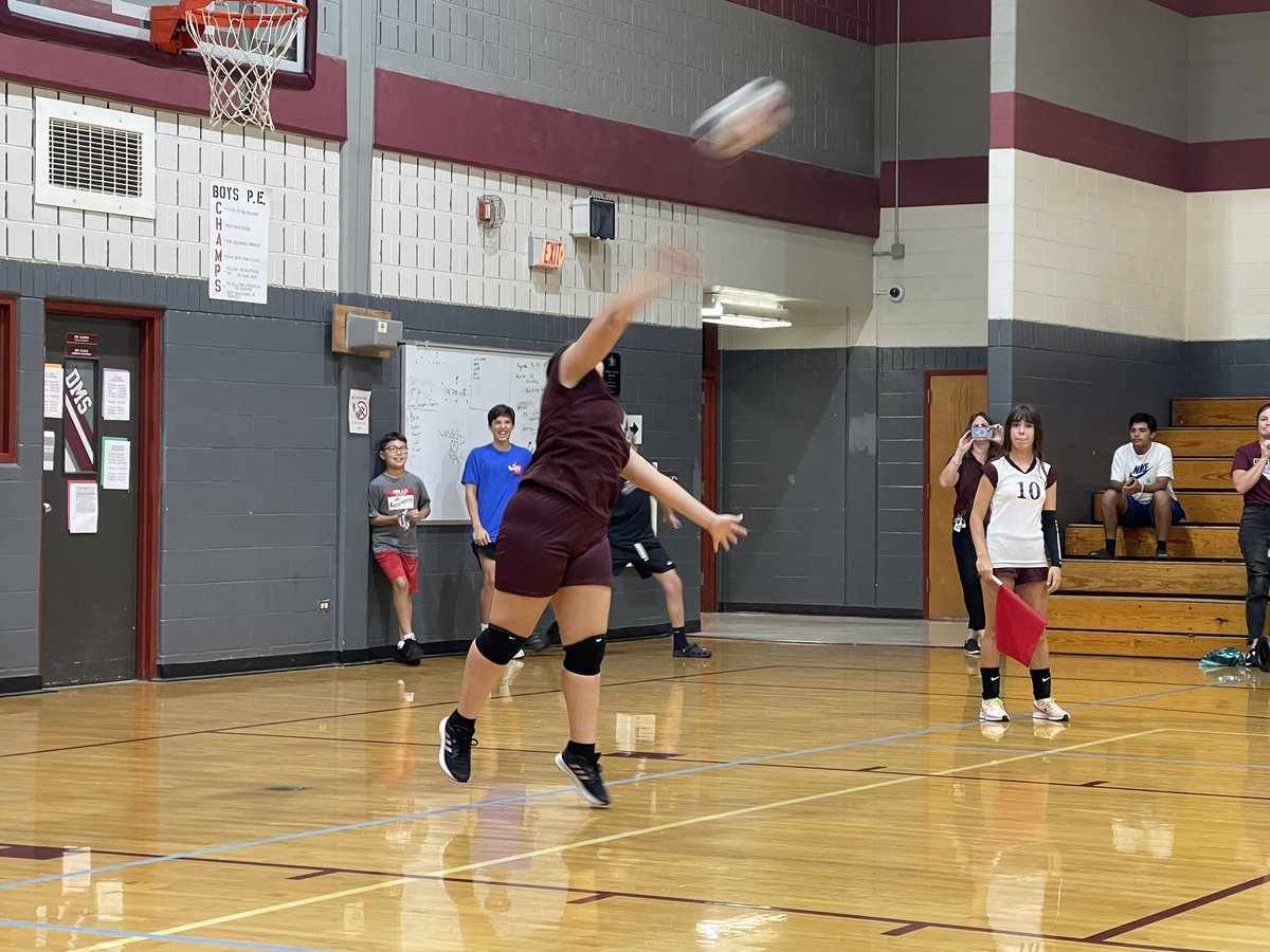 Driscoll_ath's tweet photo. Time for the ladies to take the court! Driscoll volleyball took on the Garner Yearlings yesterday, and served up some great games! Way to go ladies, your hard work is paying off! #DefenderPride @driscollneisd @NeisdAthletics https://t.co/ihdEamF7es