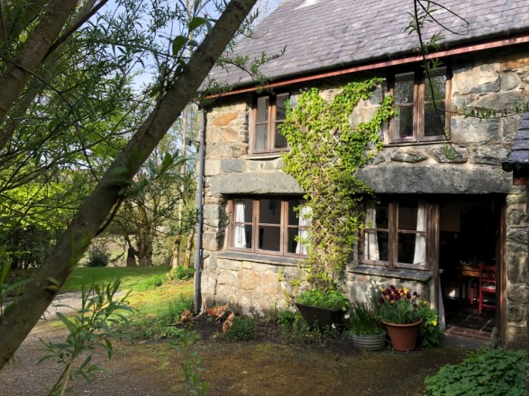 TheHolidayCots's tweet photo. Immerse yourself in the wonder of Gwanas Fawr, where Snowdonia's natural beauty unfolds before your eyes!
ποΈ Sleeps 1-5
https://t.co/yVEIVupWwe
#GwanasFawr #SnowdoniaRetreat #WelshCountryside #OutdoorAdventures #MountainBiking #NatureLovers https://t.co/EcidycWRsU
